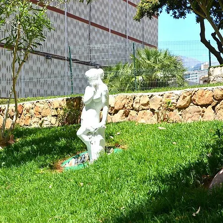 Playmon Park Apartment *